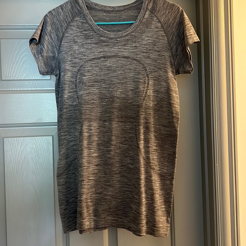 Grey lulu swiftly tech short sleeve